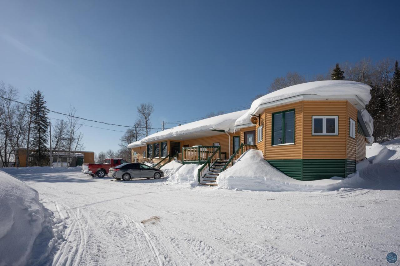 Auberge Éva Lac-Bouchette Exterior foto